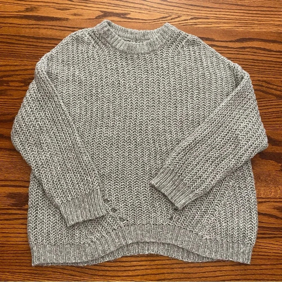 American Eagle Outfitters Sweaters - American Eagle Chunky Knit Women’s Gray Sweaterter Medium Crewneck